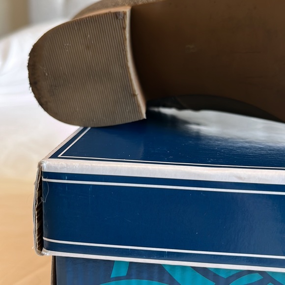 Seychelles “Pounce” Sparkly Gray Leather Booties. Worn one time indoors only. - Picture 9 of 14